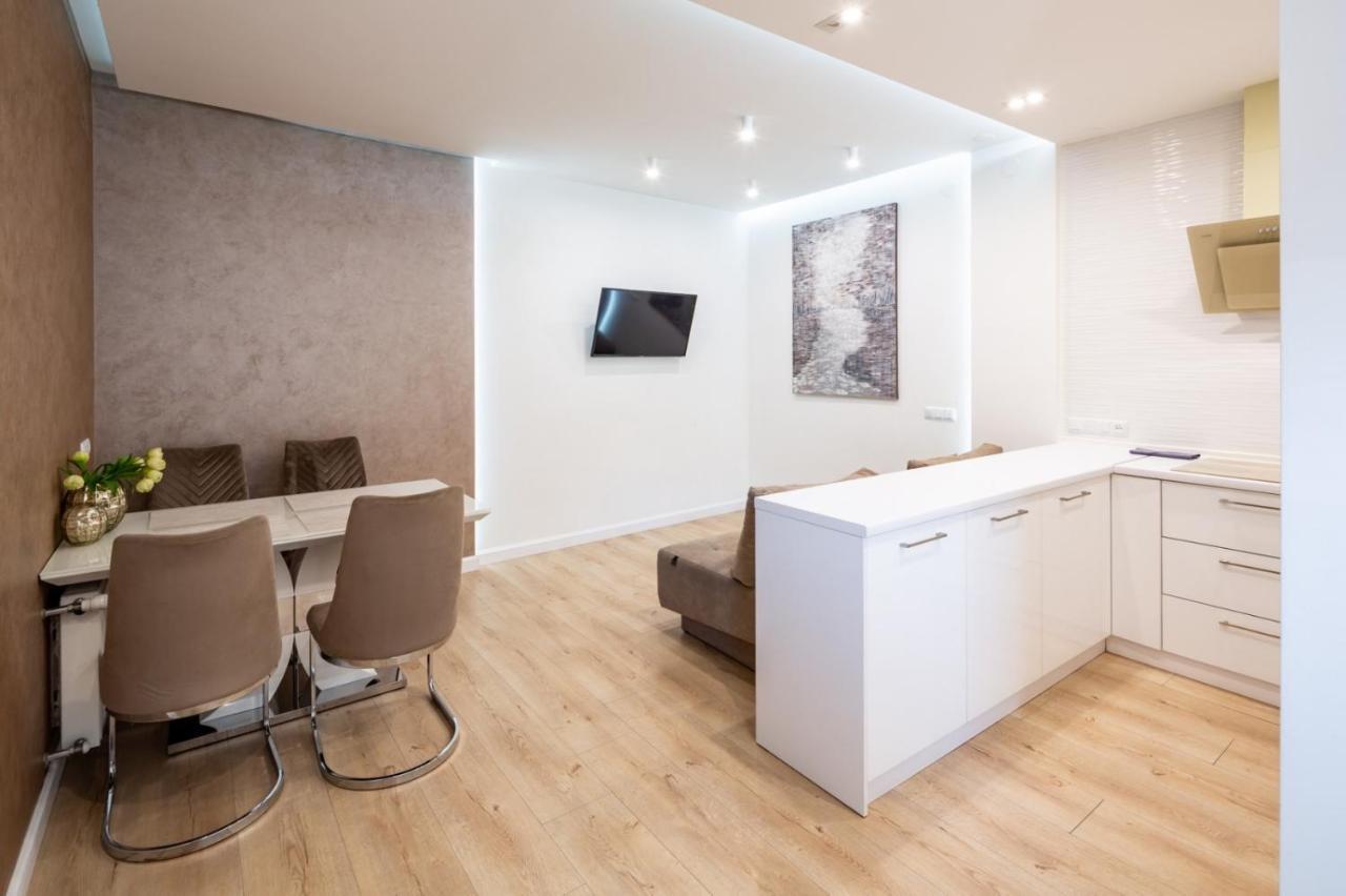 Балабана 6 Appartement Lviv Buitenkant foto